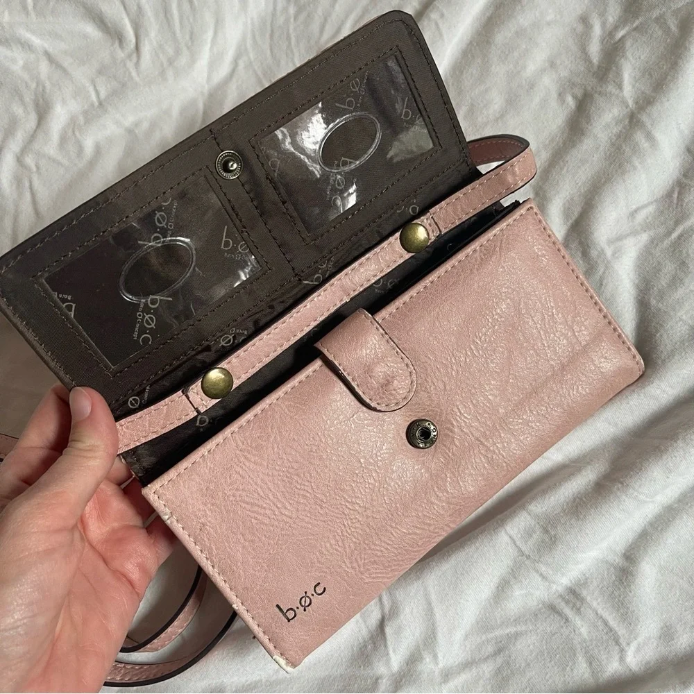B.o.c. Pastel Pink Tooled Leather Crossbody Wallet Snap - Picture 4 of 9